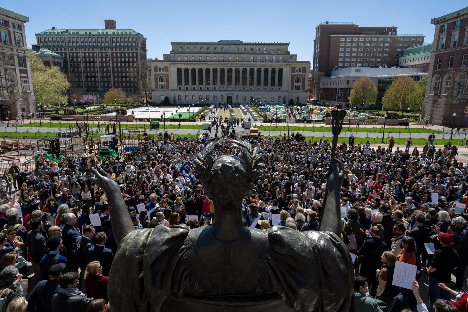 Columbia University gives to the Trump Administration demands after the threat of retaining funds