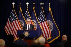Trump criticizes the Federal Reserve, requires lower interest rates