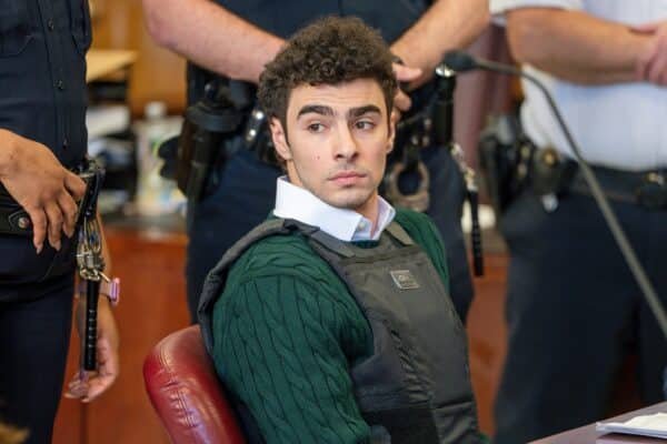 Federal prosecutors will seek the death penalty for the murderer of the accused CEO Luigi Mangione