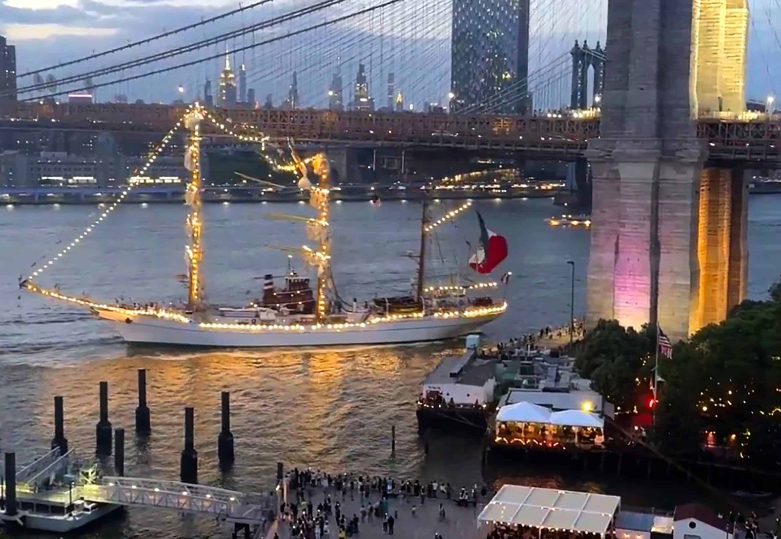 2 dead, 19 injured after the Mexican Navy sailboat crashes against the Brooklyn bridge, says the mayor