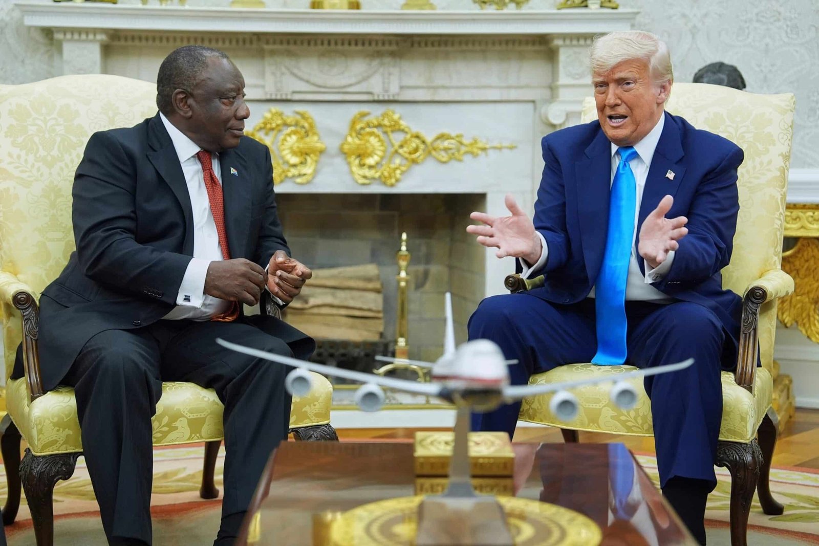 Trump confronts the president of South Africa in the Oval office, pushes the claims of 'genocide' against white farmers